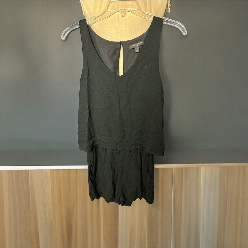 Banana Republic Sleeveless  Black Romper Lightweight Keyhole Back Size: 8